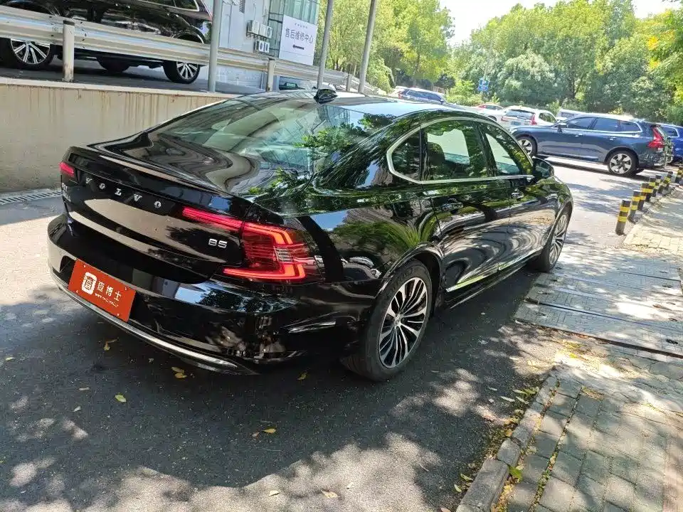 Volvo S90 — миниатюра 9