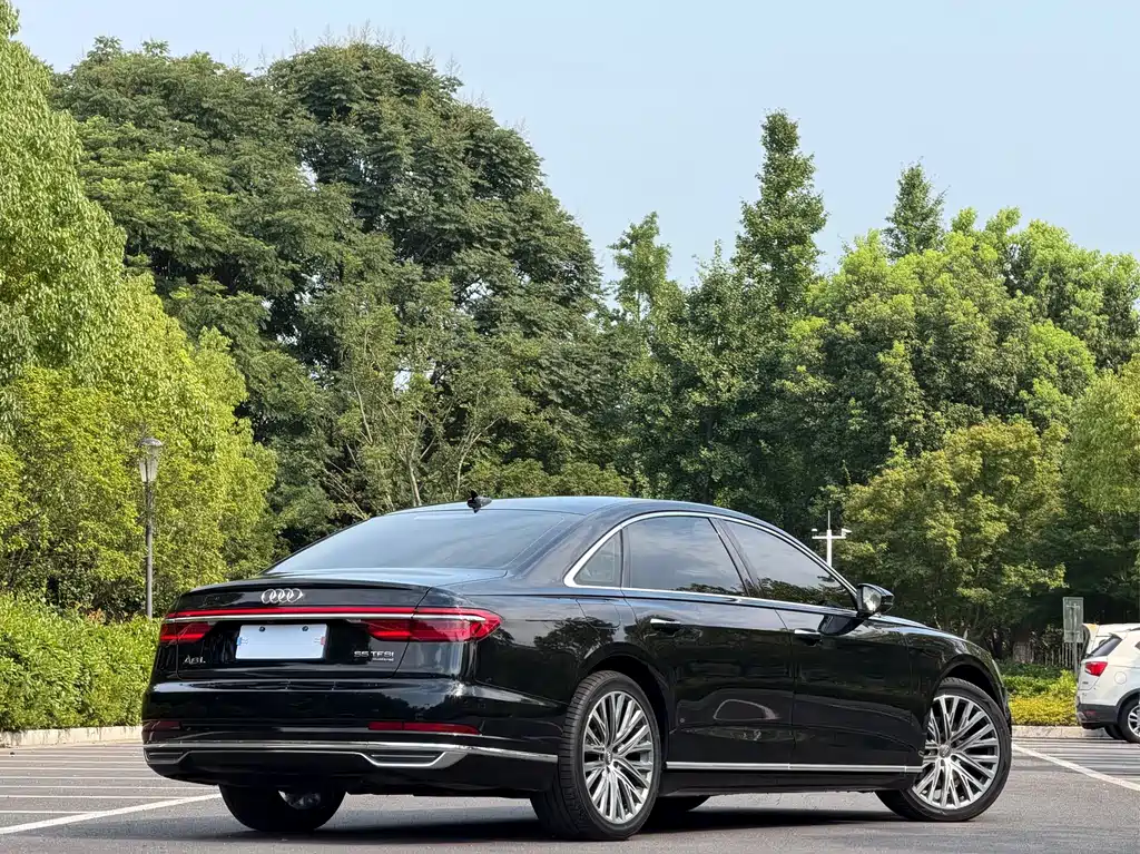 Audi A8 — миниатюра 4