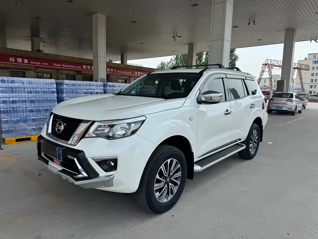 Купить Nissan Terra