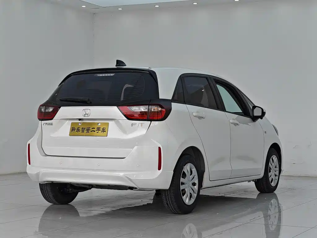 Honda Fit — миниатюра 6
