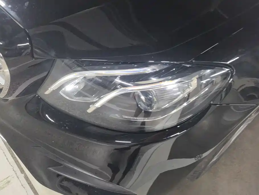 Mercedes-Benz E-Class — миниатюра 5
