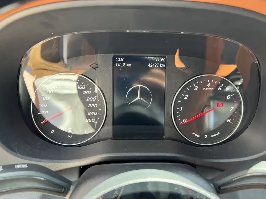 Mercedes-Benz Vito 2024 2.0T Elite 7 мест