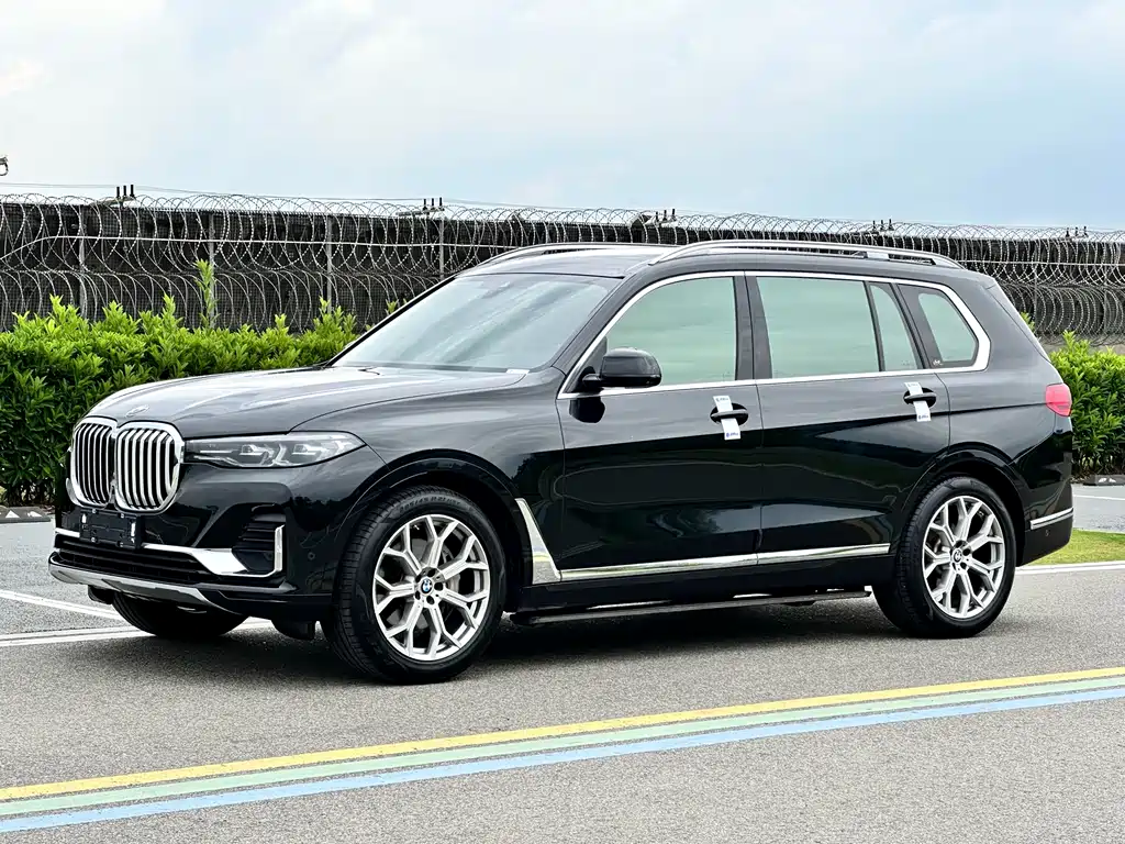 Купить BMW X7