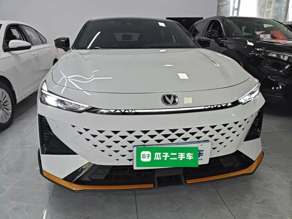 Changan UNI-V 2025 1.5T 500Bar Luxury Sport
