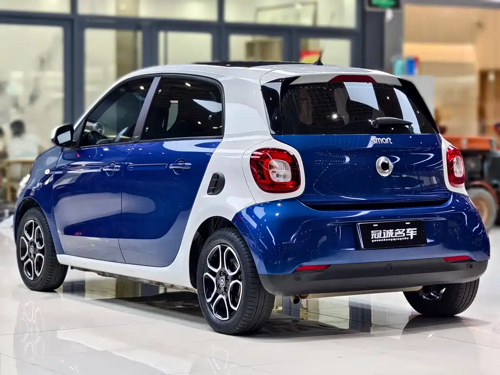 SMART FORFOUR