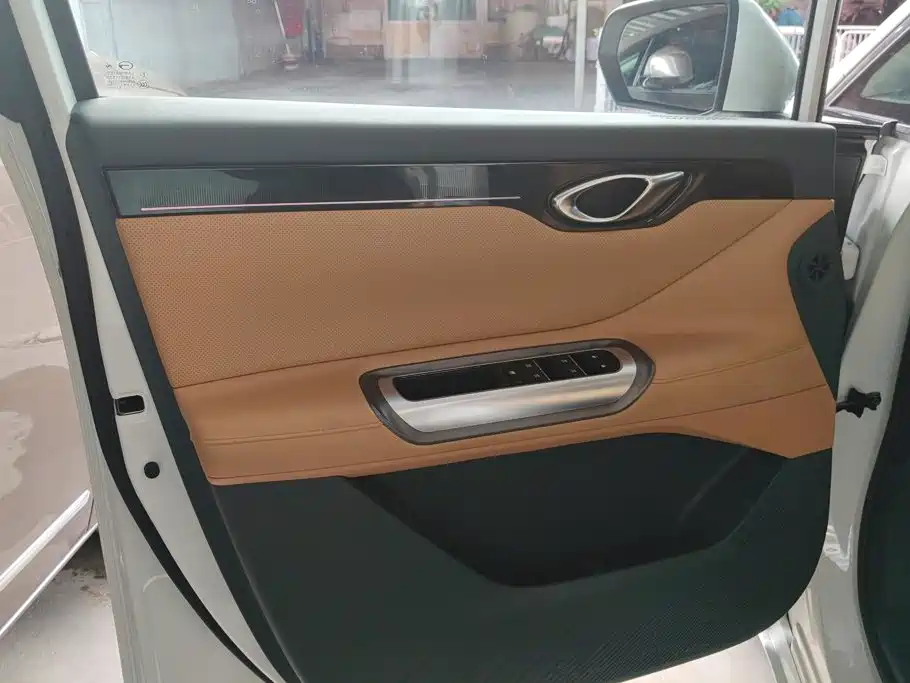 GAC Motor 传祺E8 PHEV — миниатюра 7