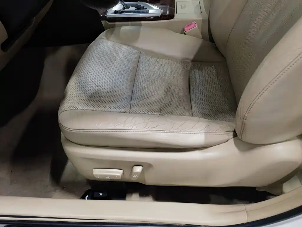 Toyota Camry — миниатюра 20