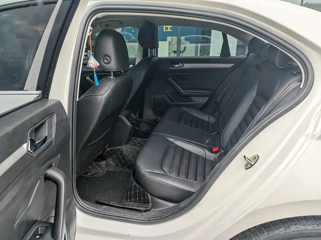 Volkswagen Lamando — миниатюра 6