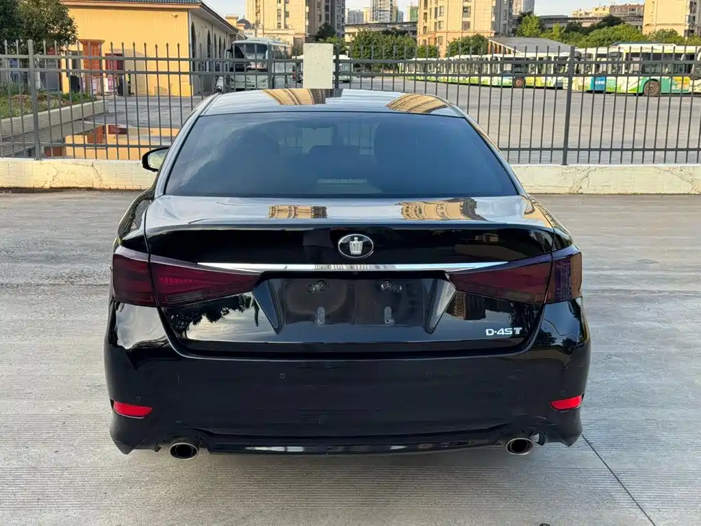 Toyota Crown — миниатюра 11