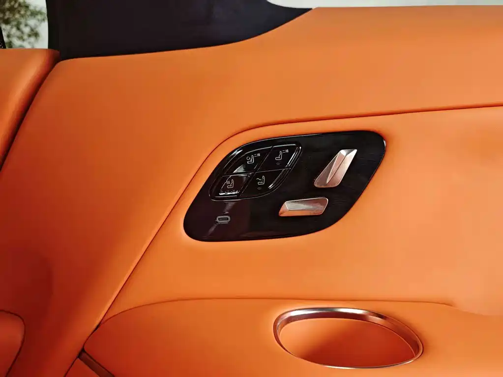 Lynk & Co 900 — миниатюра 20