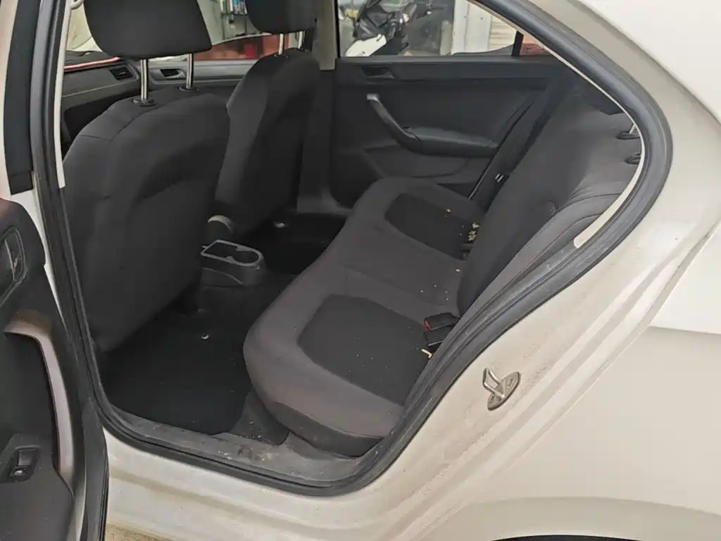 Volkswagen Santana — миниатюра 13
