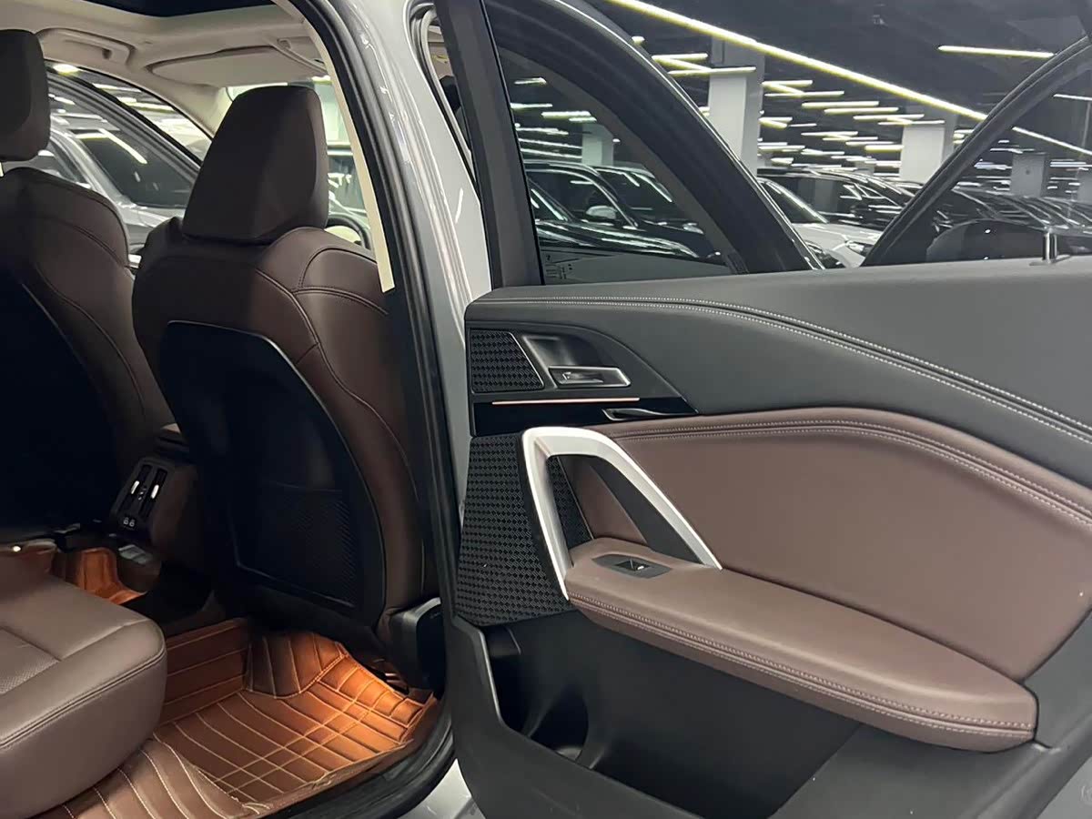 BMW X1 1.5 л 2023 г. Серебристо-серый, пробег 28000 км