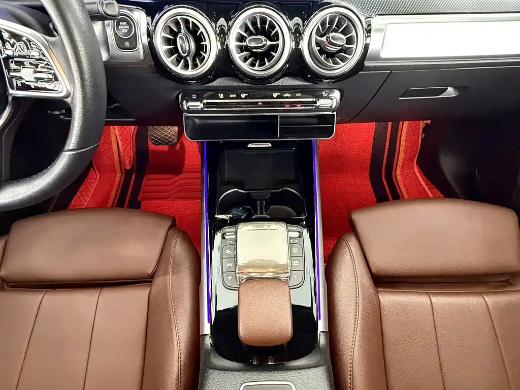 Mercedes-Benz GLB — миниатюра 8