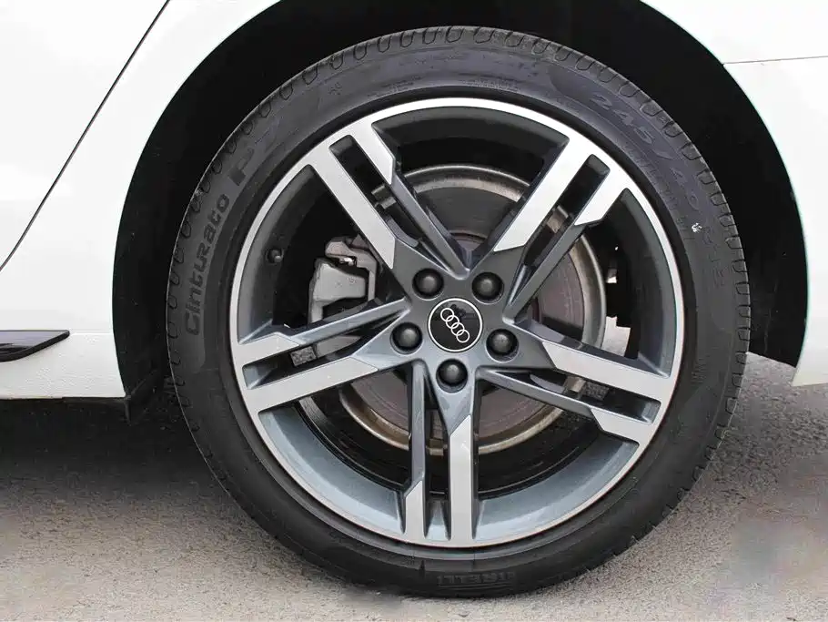 Audi A4L — миниатюра 13