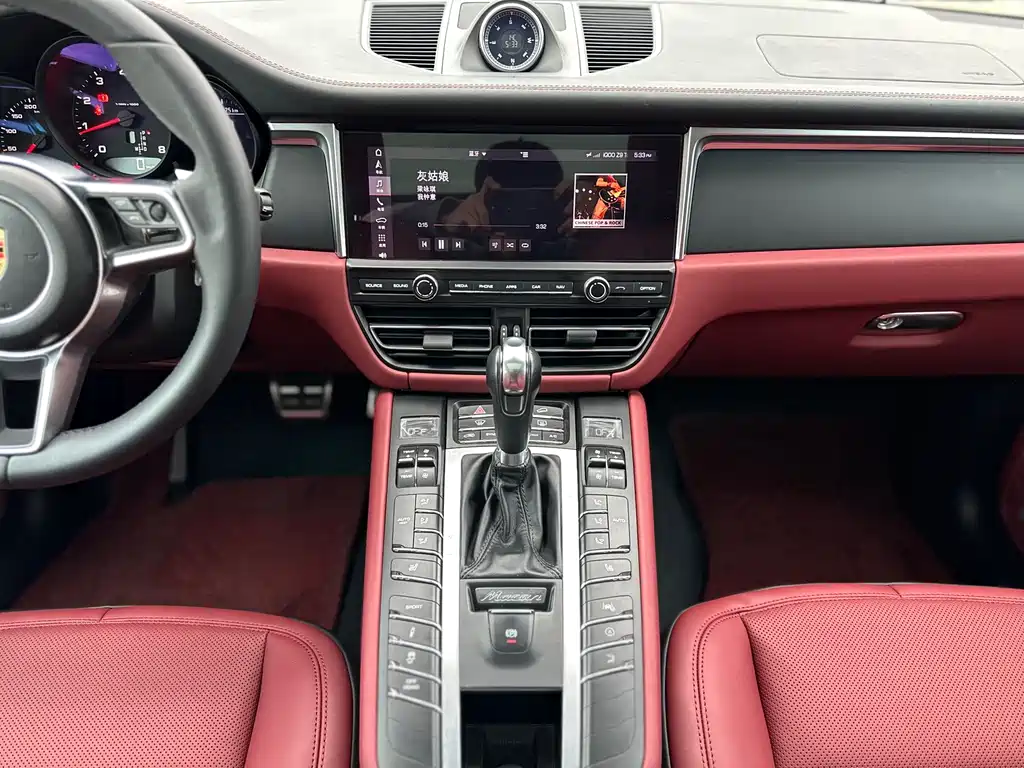 Porsche Macan — миниатюра 14