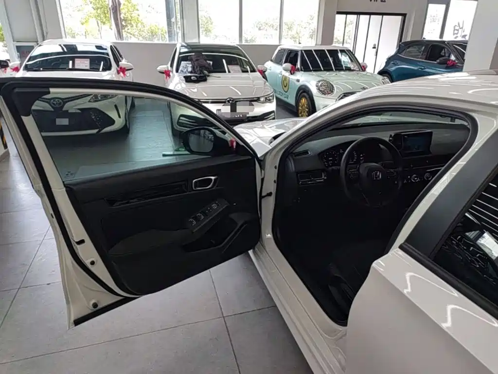Honda Civic — миниатюра 16