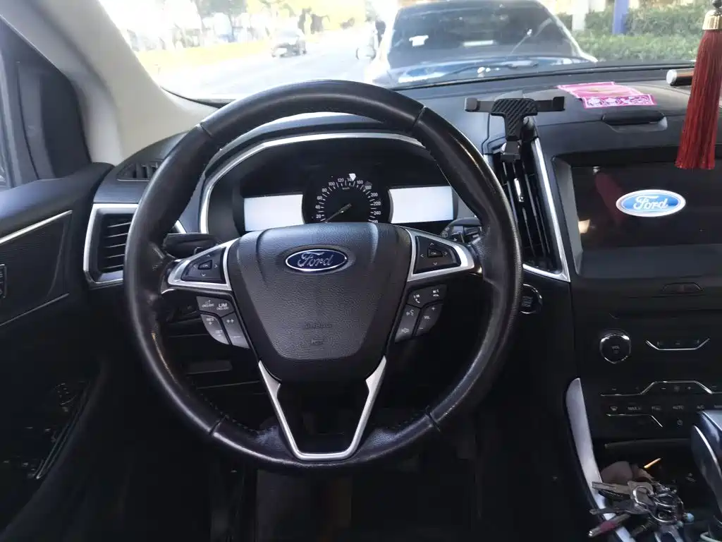 Ford Edge — миниатюра 3