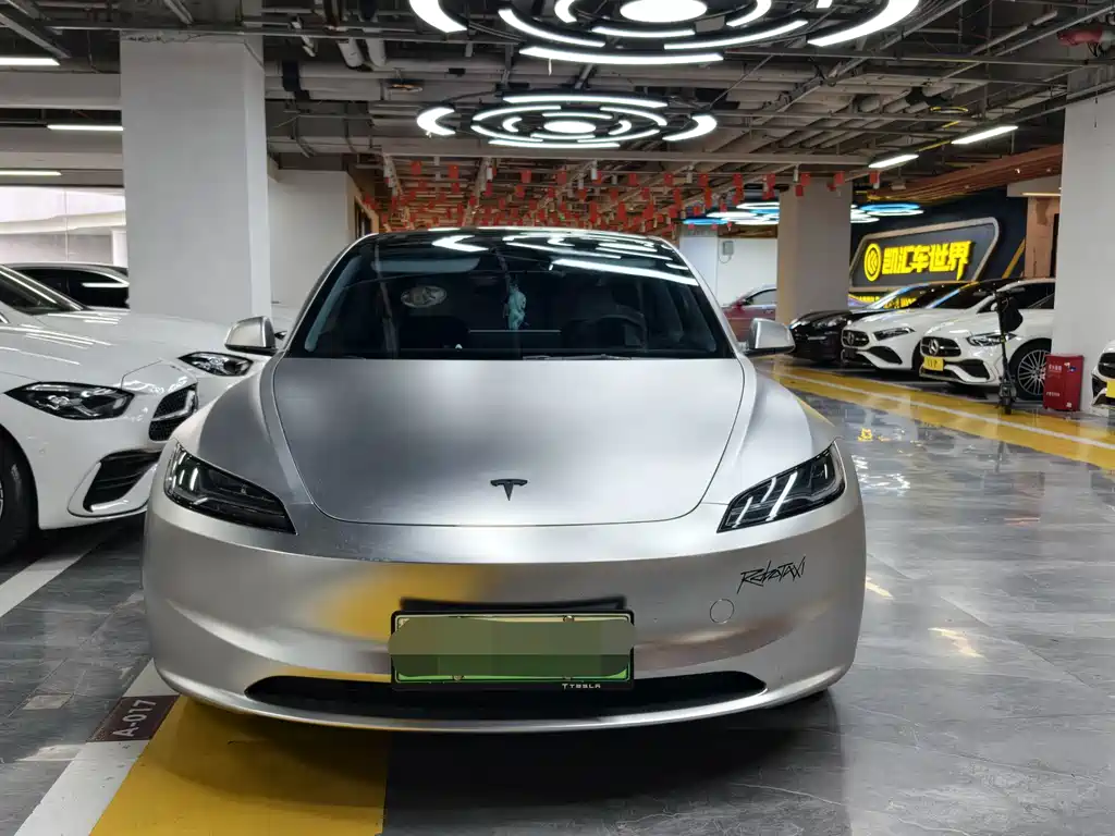 Tesla Model 3 — миниатюра 2