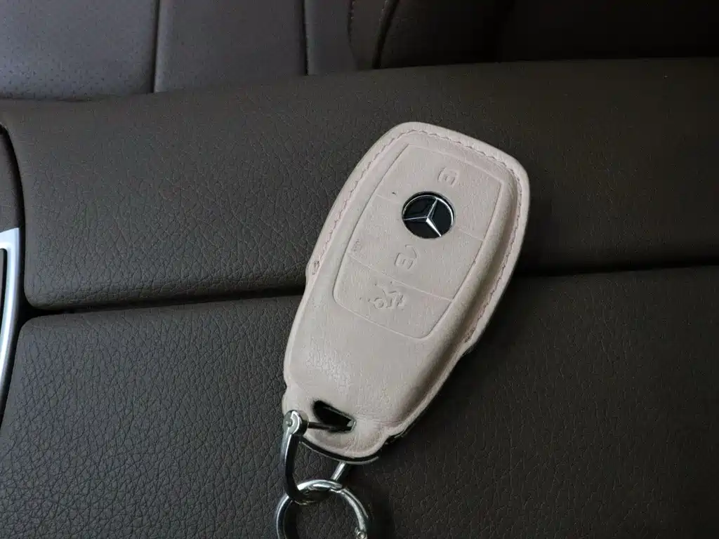 Mercedes-Benz E-Class — миниатюра 14