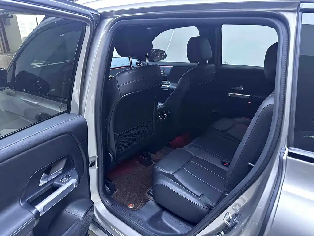 Mercedes-Benz GLB — миниатюра 10
