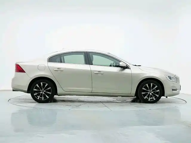 Volvo S60 — миниатюра 8