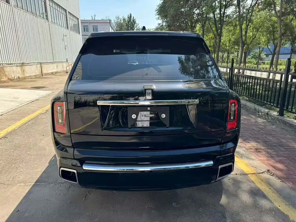 Rolls-Royce Cullinan — миниатюра 8