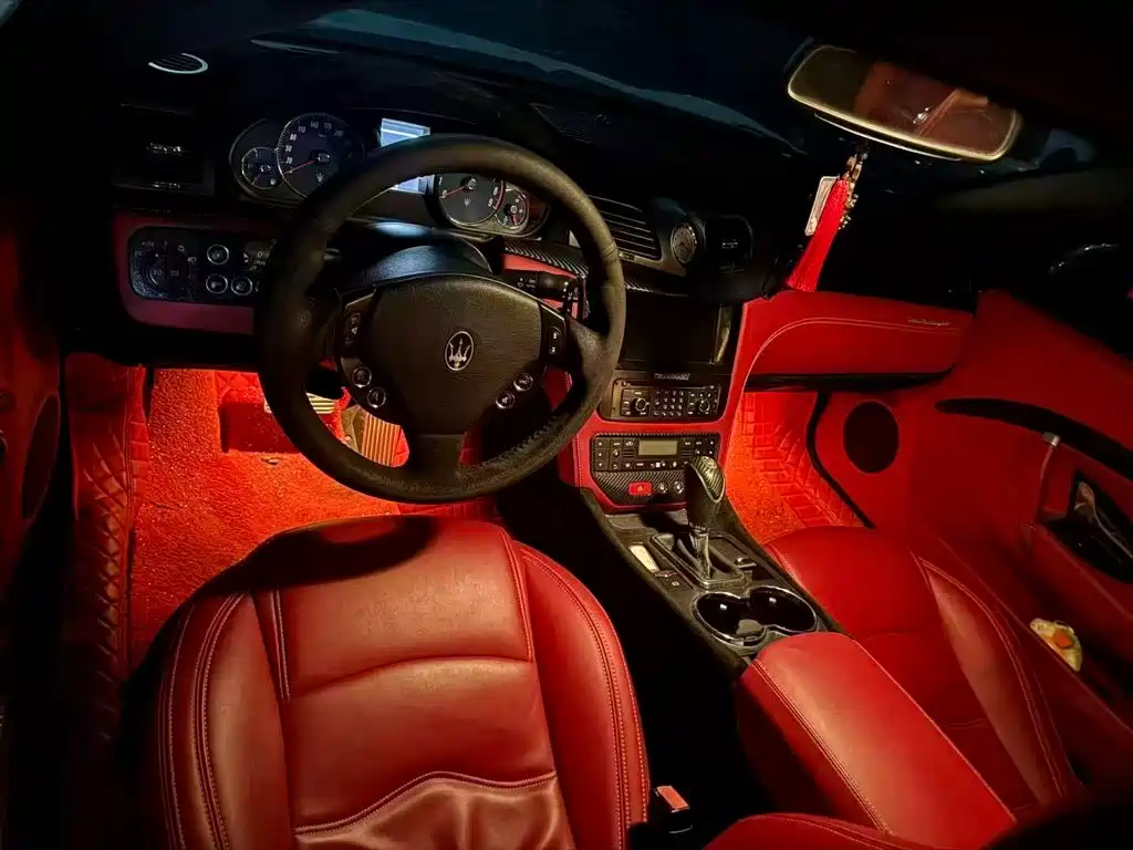 Maserati GranTurismo — миниатюра 8