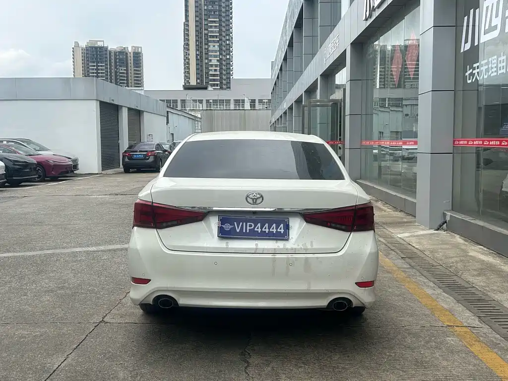 Toyota Crown — миниатюра 5