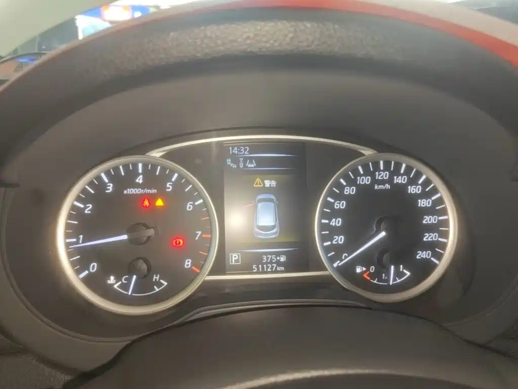 Nissan Tiida — миниатюра 12