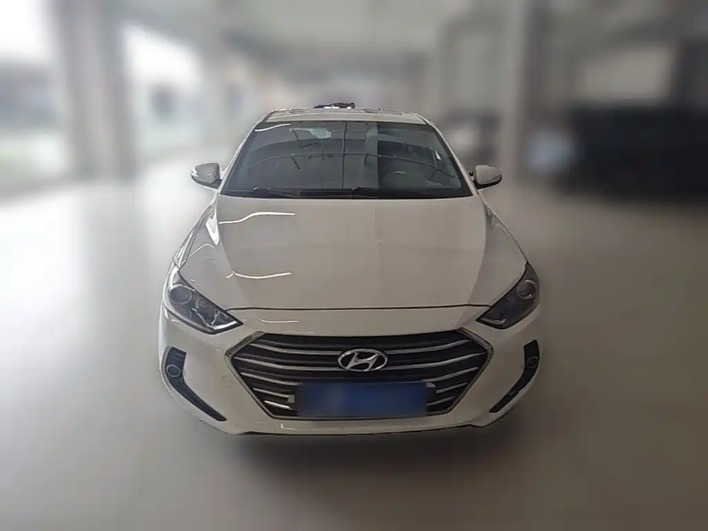 Hyundai Elantra — миниатюра 5