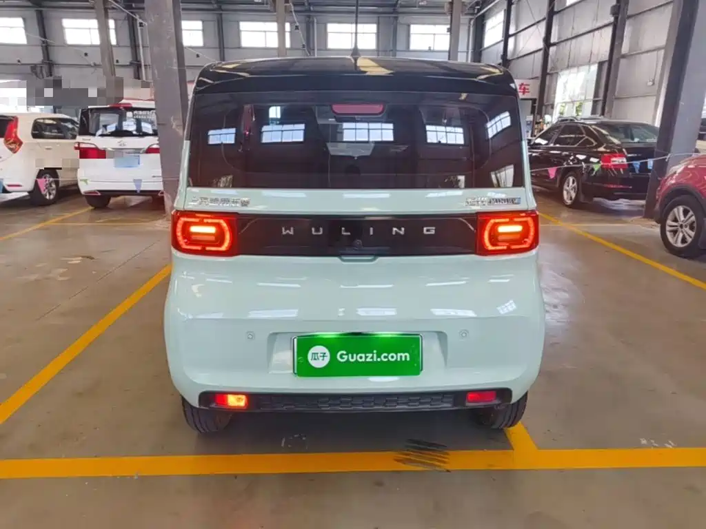 Wuling MINIEV — миниатюра 6
