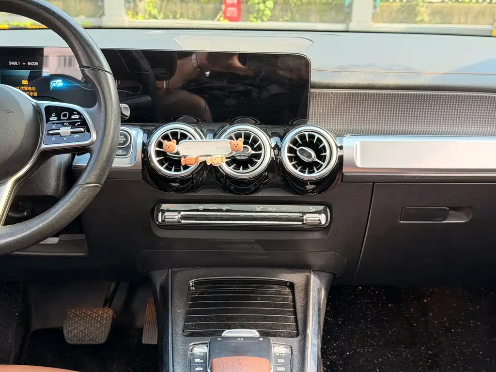 Mercedes-Benz GLB — миниатюра 10
