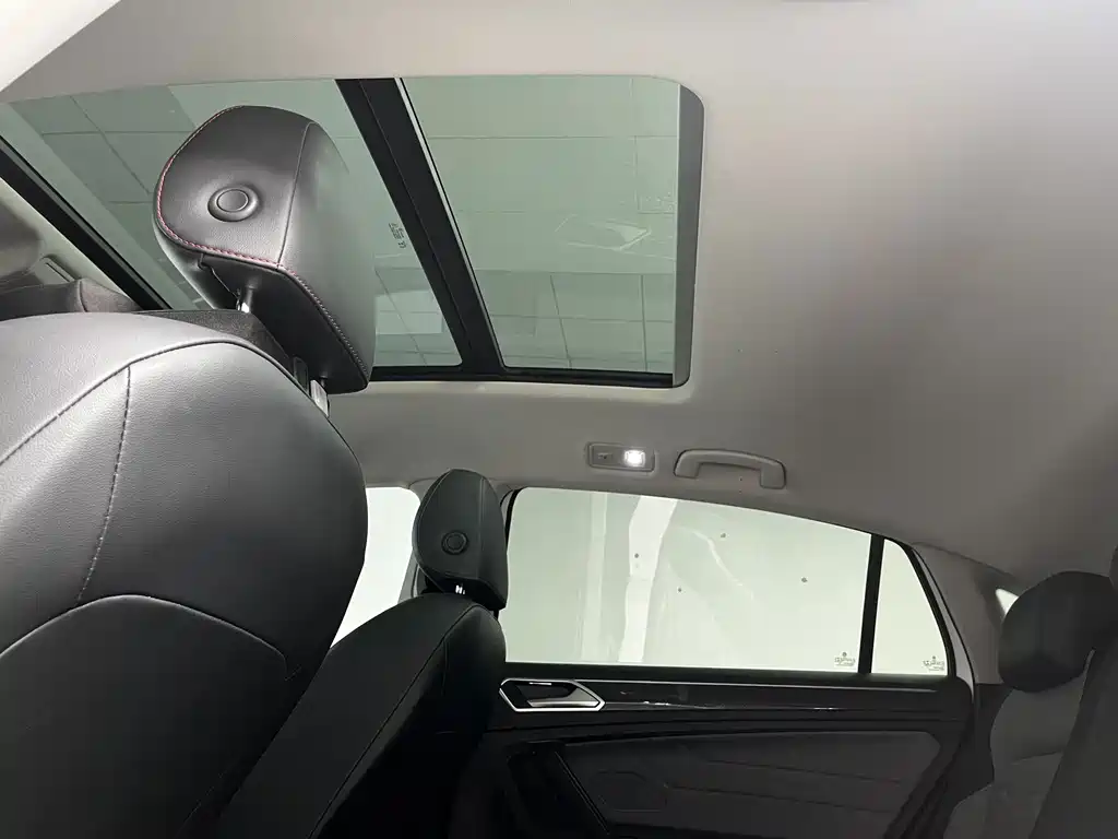 Volkswagen Tiguan X — миниатюра 12