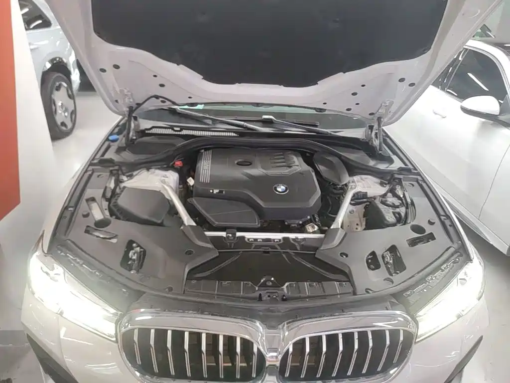 BMW 5 Series — миниатюра 20