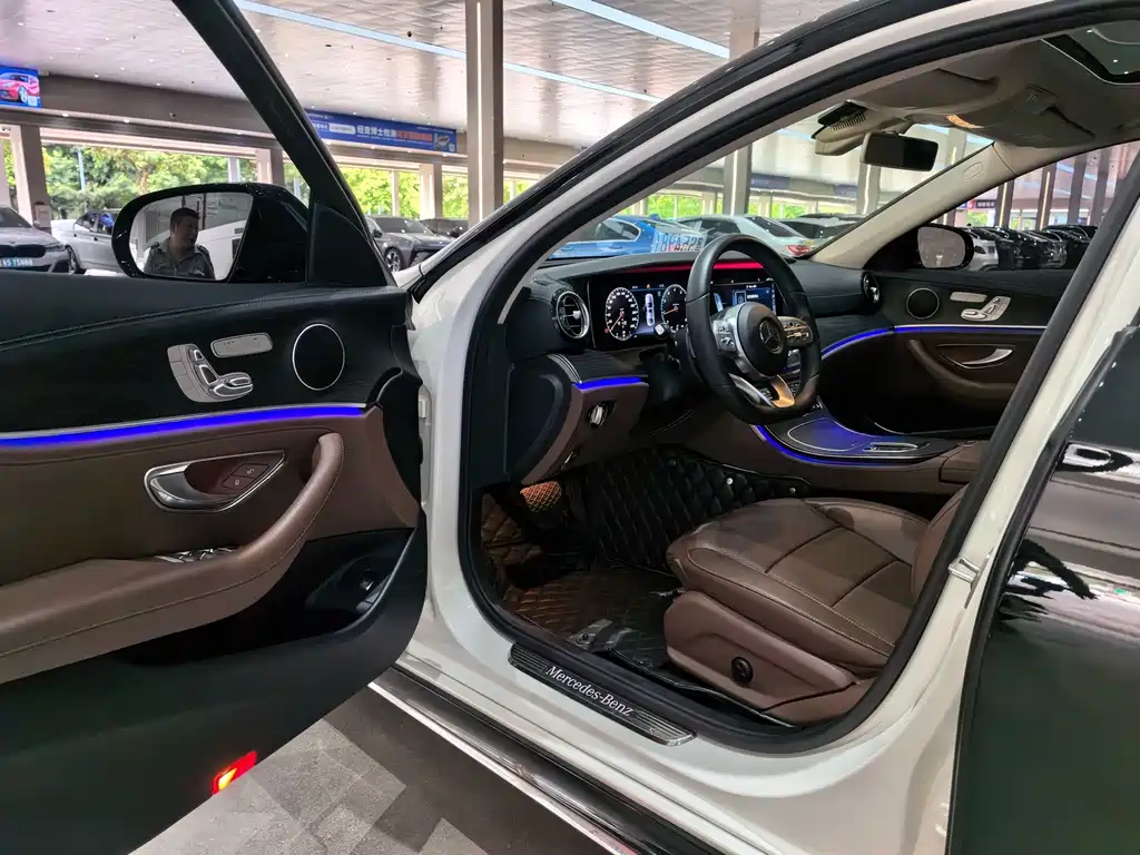 Mercedes-Benz E-Class — миниатюра 5