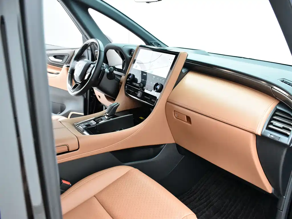 Toyota Alphard — миниатюра 12