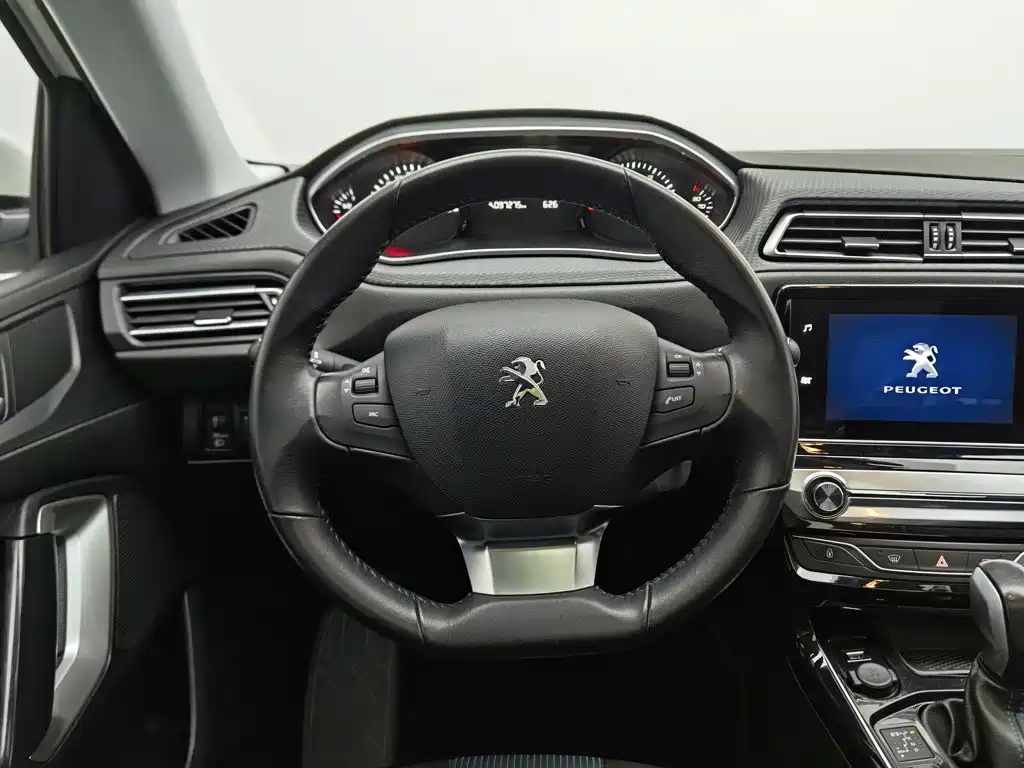 Peugeot 308 — миниатюра 11