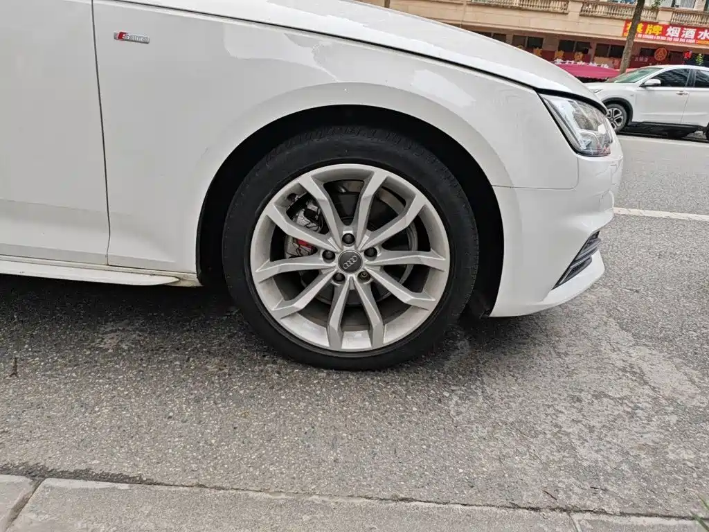 Audi A4L — миниатюра 24