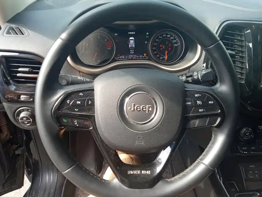 Jeep Cherokee — миниатюра 15
