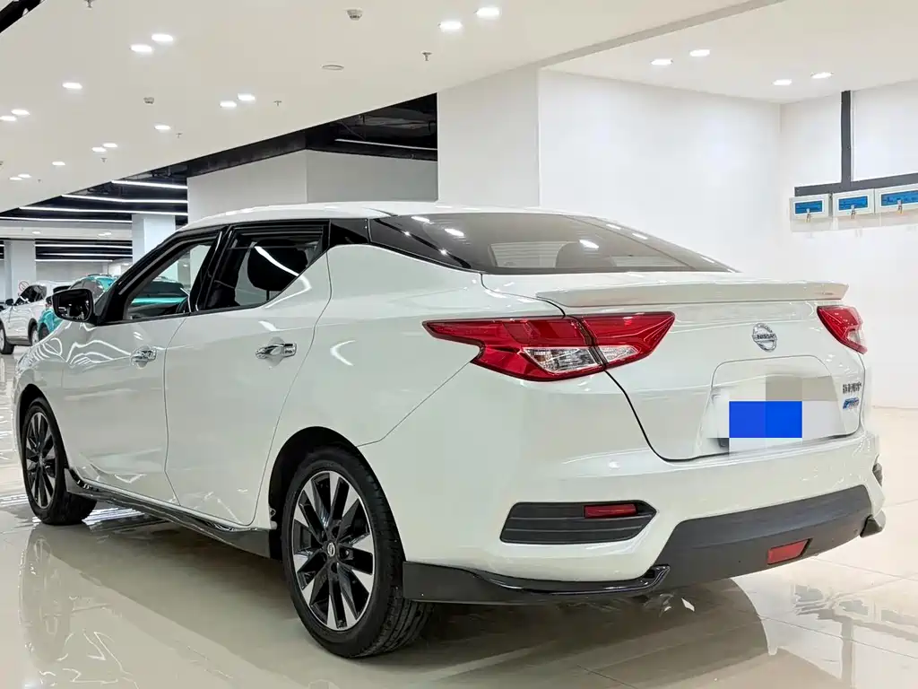 Nissan Bluebird — миниатюра 6
