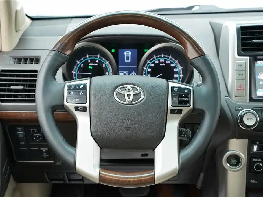 Toyota Land Cruiser Prado 2010 4.0L AT VX NAVI