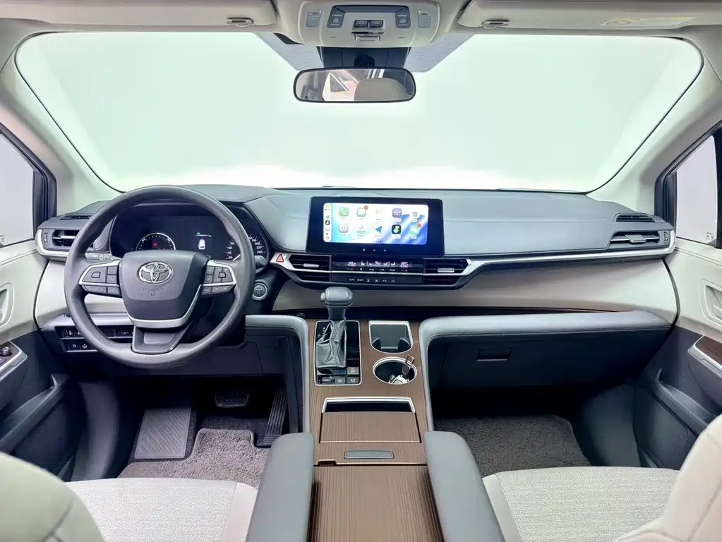 Toyota Sienna — миниатюра 4