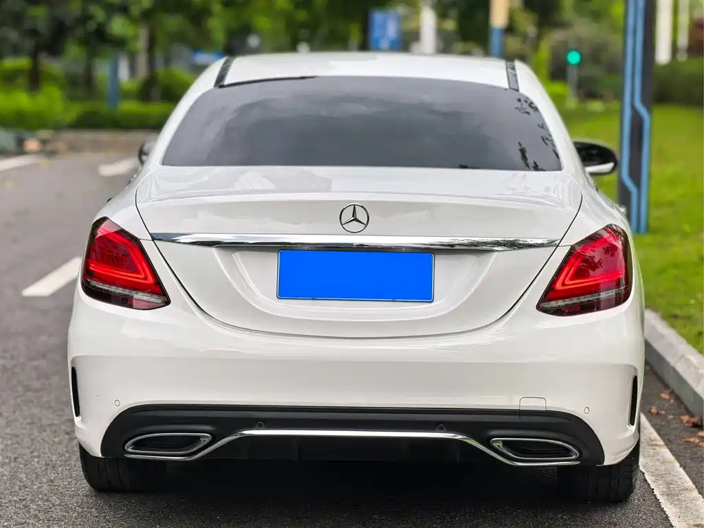 Mercedes-Benz C-Class — миниатюра 13