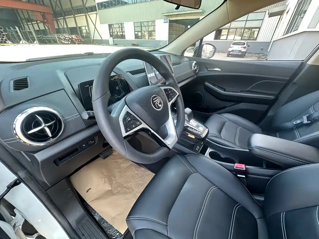 BYD Yuan EV — миниатюра 14
