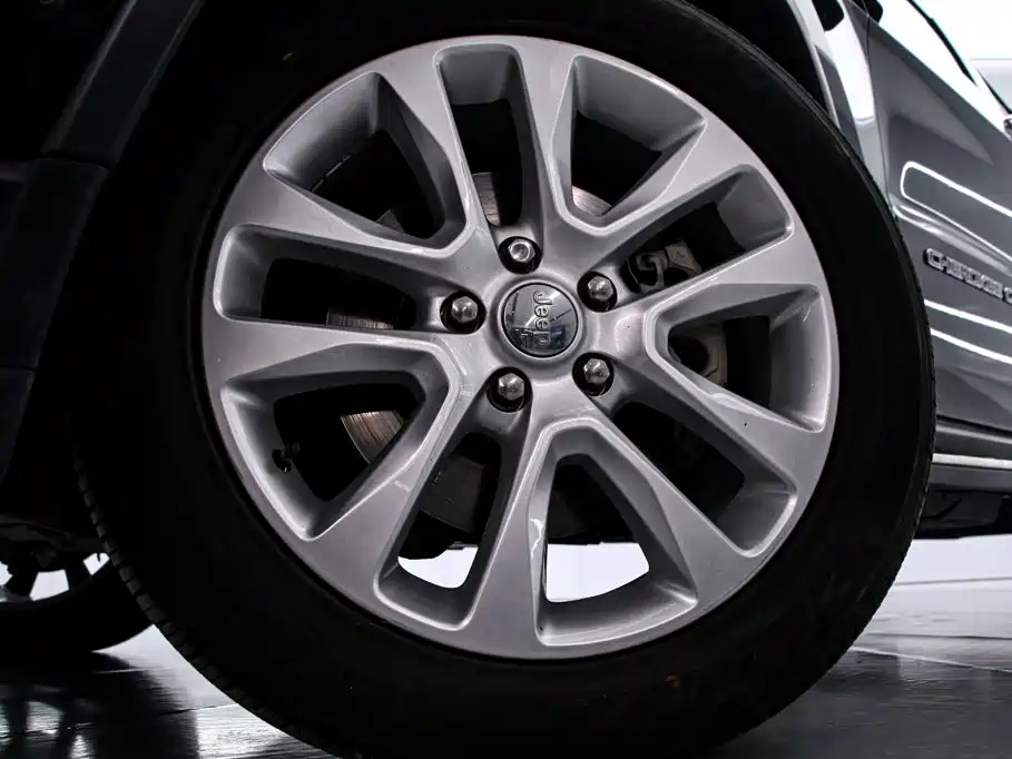 Jeep Grand Cherokee (Import) — миниатюра 20