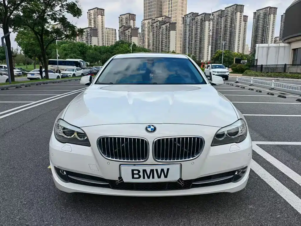 BMW 5 Series — миниатюра 2