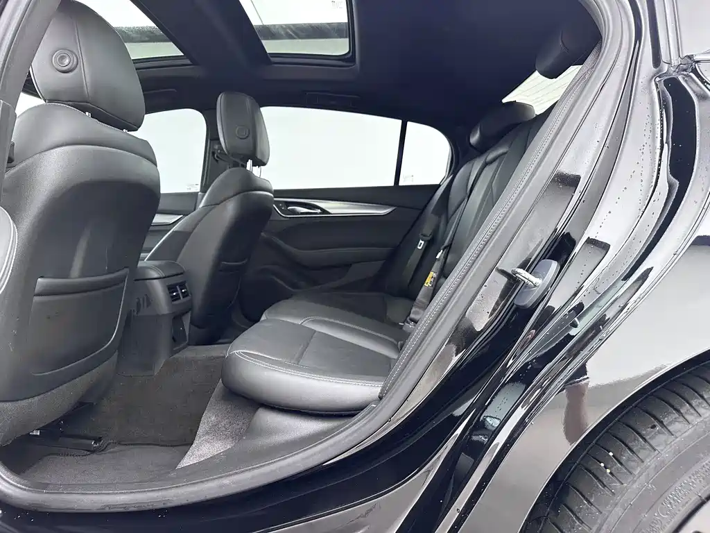 Cadillac CT5 — миниатюра 7