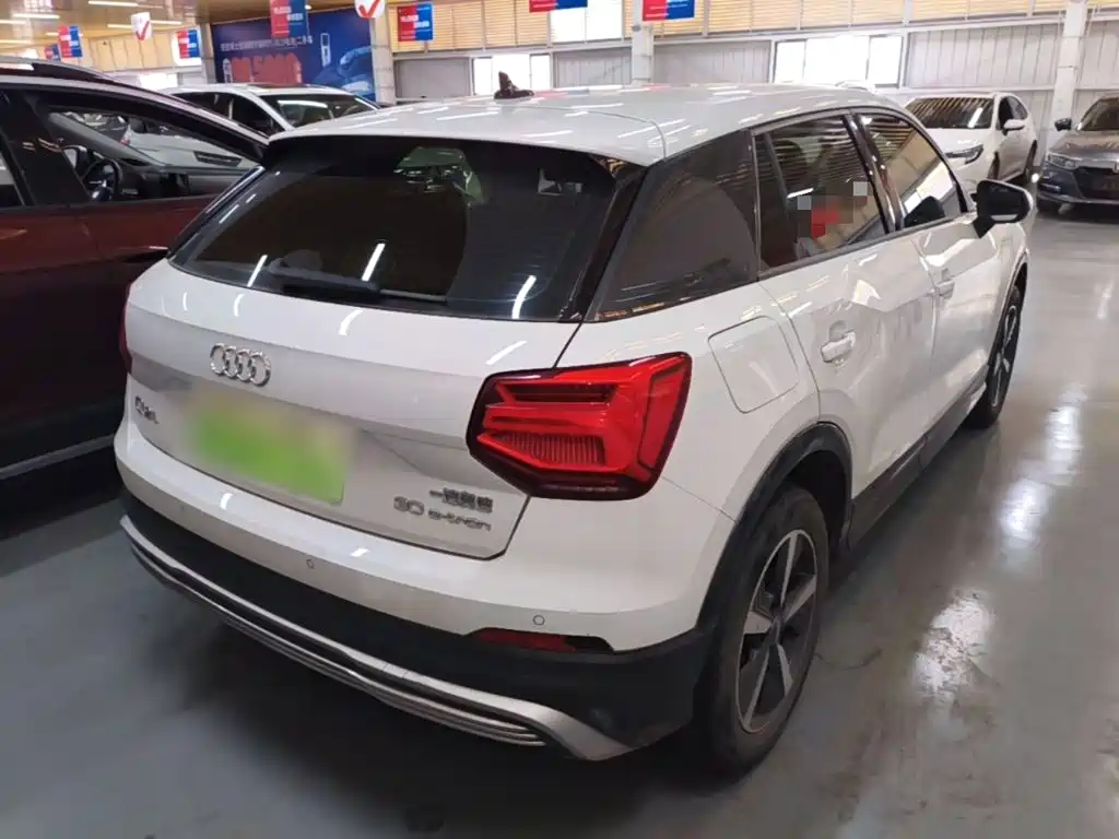 Audi Q2L e-tron — миниатюра 7