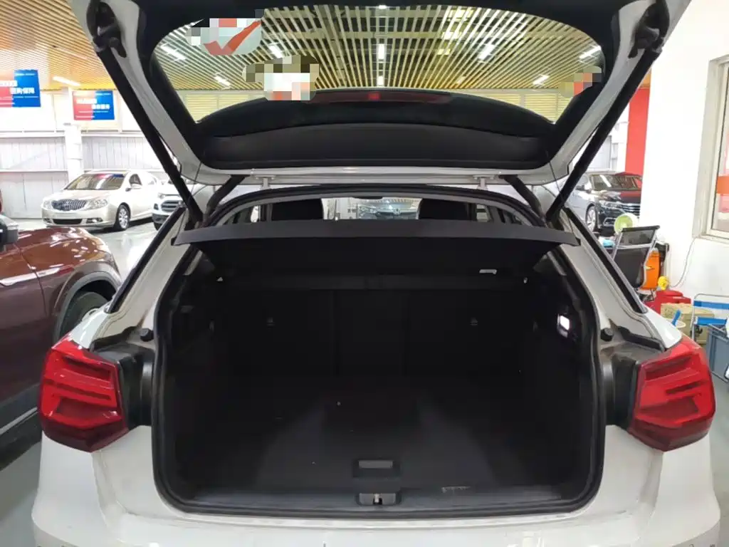 Audi Q2L e-tron — миниатюра 19
