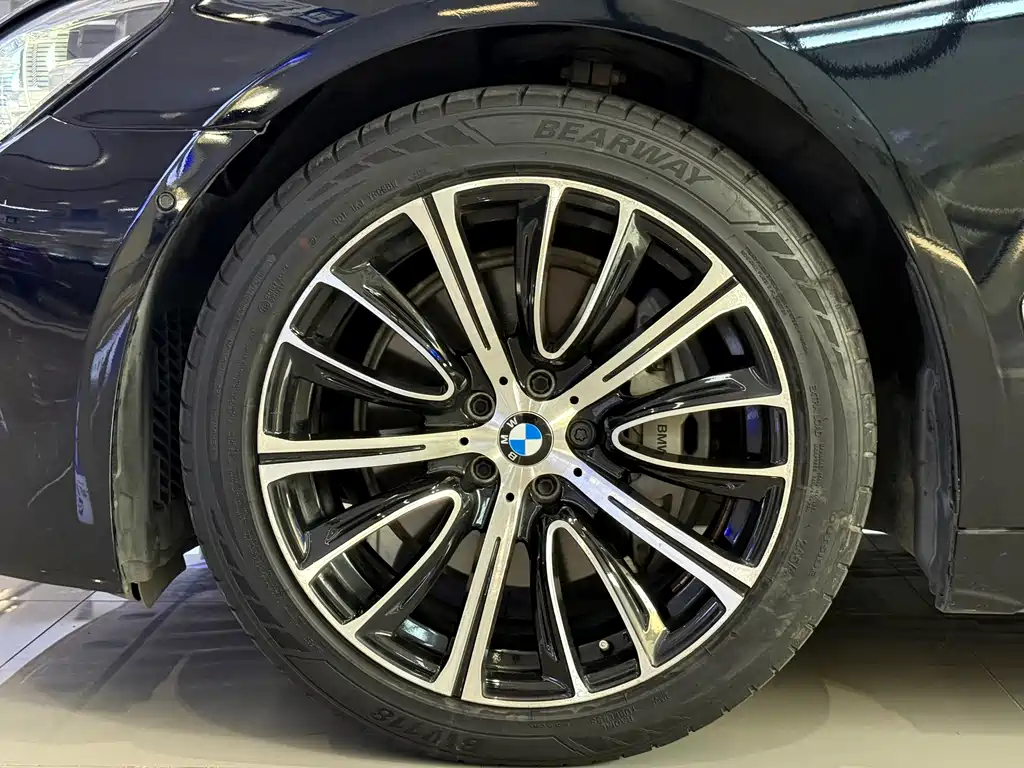 BMW 7 Series — миниатюра 18